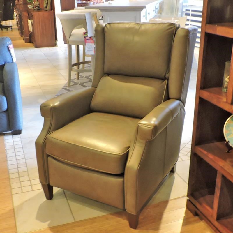 Recliner chair with clearance legs